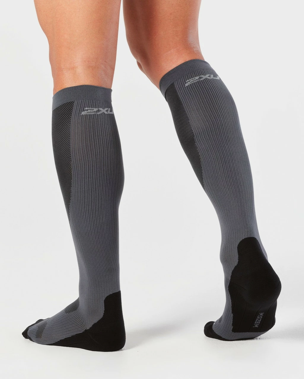 2XU - Men's Compression Performance Run Socks - Image 10