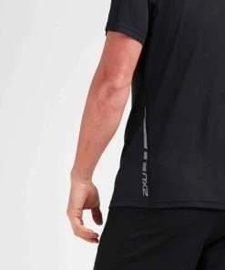 2XU - Xvent G2 Short Sleeve Tee - Men's 19 2XU - Xvent G2 Short Sleeve Tee - Men's -2XU-shop MR6143a BLK SRF 03 squashed 01095.1657709904