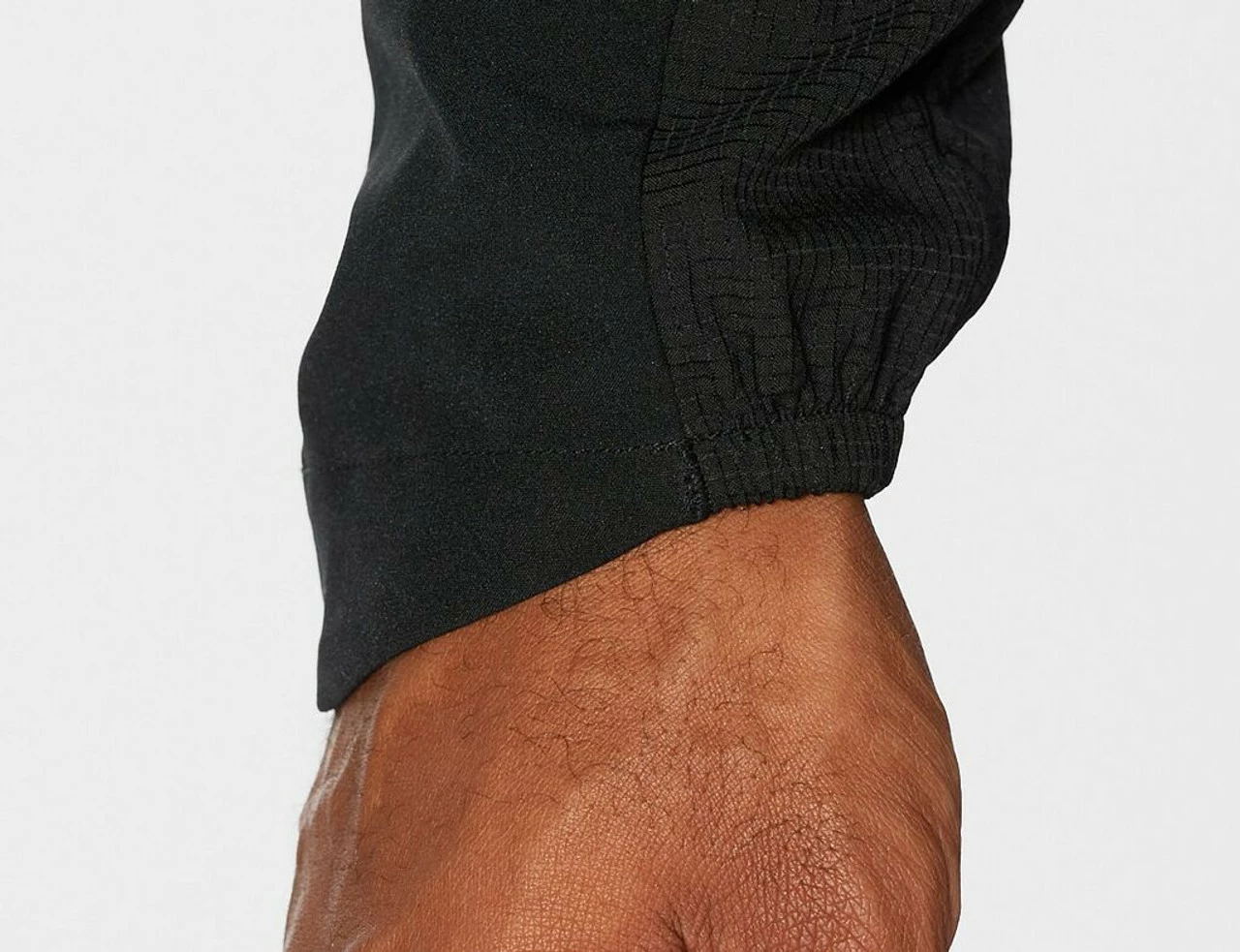 2XU - XVENT DWR Men's Jacket - Black/Silver Reflective - Image 4