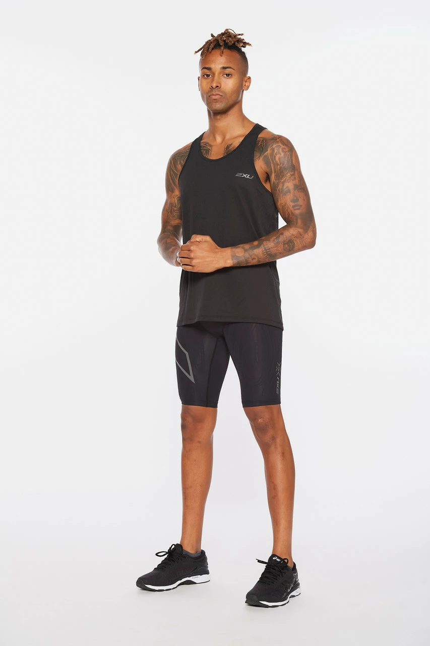 2XU - Light Speed Men's Tech Singlet - Black/Black Reflective - Image 4