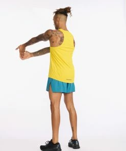 2XU - Light Speed Tech Singlet - Men's - Sulphur/Black Reflective 25 2XU - Light Speed Tech Singlet - Men's - Sulphur/Black Reflective -2XU-shop MR6501a SUL BRF 07 89925.1652689077