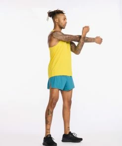 2XU - Light Speed Tech Singlet - Men's - Sulphur/Black Reflective 29 2XU - Light Speed Tech Singlet - Men's - Sulphur/Black Reflective -2XU-shop MR6501a SUL BRF 11 44695.1652689077