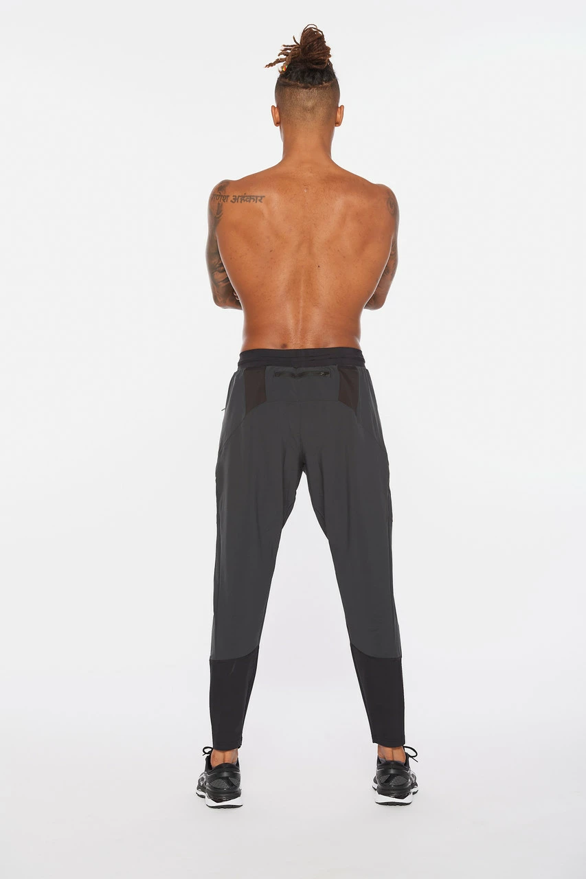 2XU - Light Speed Men's Joggers - Black/Black Reflective - Image 4