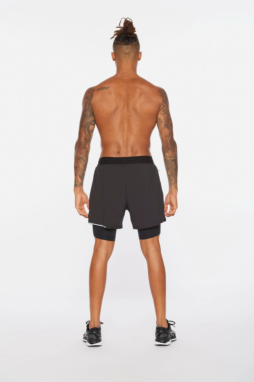 2XU - Aero Men's 2-In-1 7in Shorts - Black/Silver Reflective - 2023 - Image 4