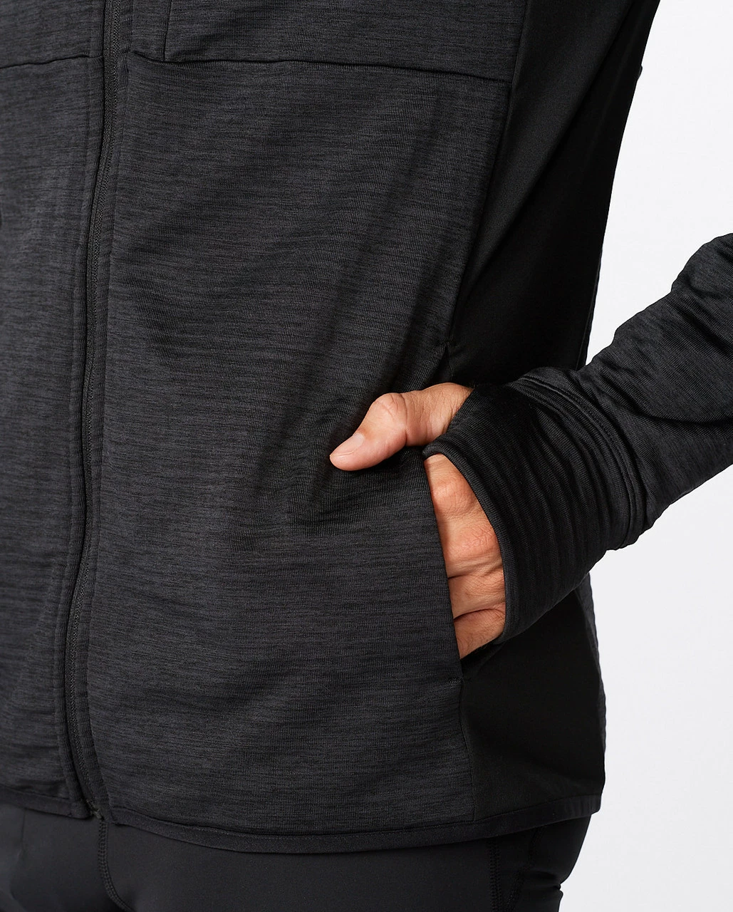 2XU - Ignition Hooded Mid-Layer - Men's - Black/Silver Reflective - Image 9