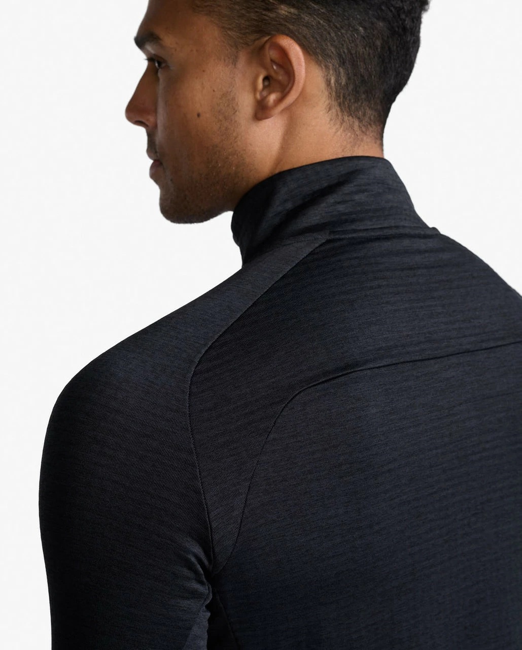 2XU - Ignition 1/4 Zip - Men's - Black/Silver Reflective - 2023 17 2XU - Ignition 1/4 Zip - Men's - Black/Silver Reflective - 2023 - Image 17