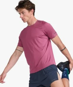 2XU - Light Speed Tech Tee - Men's - Rosewood/Black Reflective 42 2XU - Light Speed Tech Tee - Men's - Rosewood/Black Reflective -2XU-shop MR6840a RWD BRF 04 1 92875.1666697095