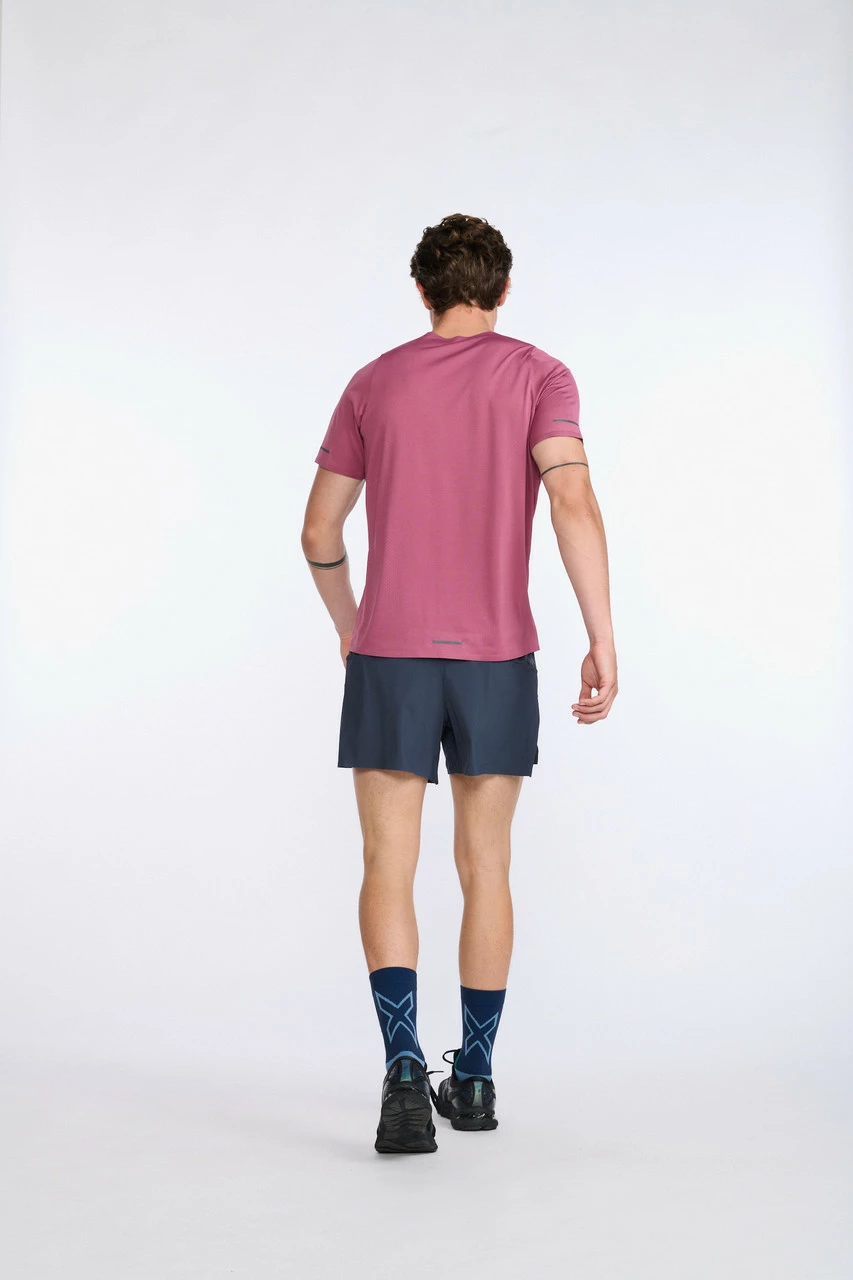 2XU - Light Speed Tech Tee - Men's - Rosewood/Black Reflective 13 2XU - Light Speed Tech Tee - Men's - Rosewood/Black Reflective - Image 13