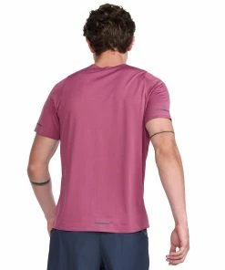2XU - Light Speed Tech Tee - Men's - Rosewood/Black Reflective 43 2XU - Light Speed Tech Tee - Men's - Rosewood/Black Reflective -2XU-shop MR6840a RWD BRF 07 2 17563.1666697095