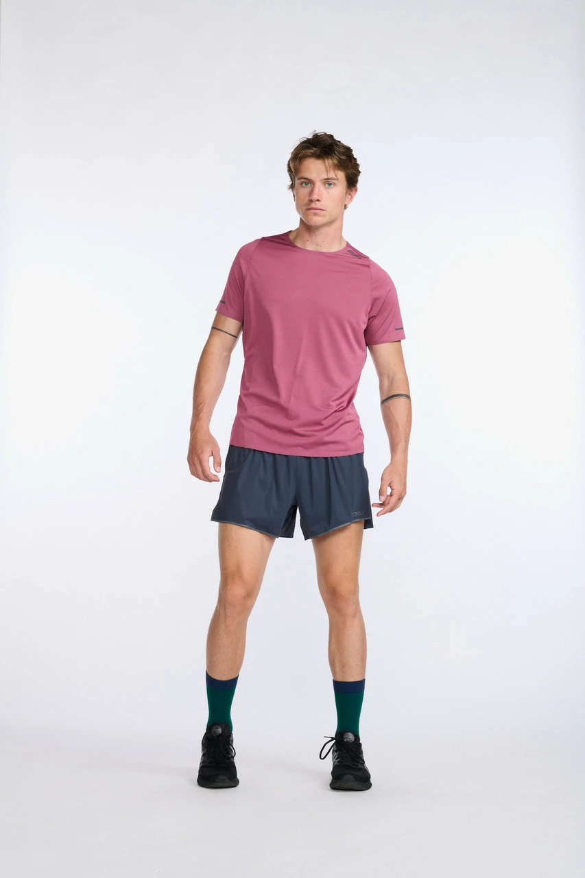 2XU - Light Speed Tech Tee - Men's - Rosewood/Black Reflective 19 2XU - Light Speed Tech Tee - Men's - Rosewood/Black Reflective - Image 19
