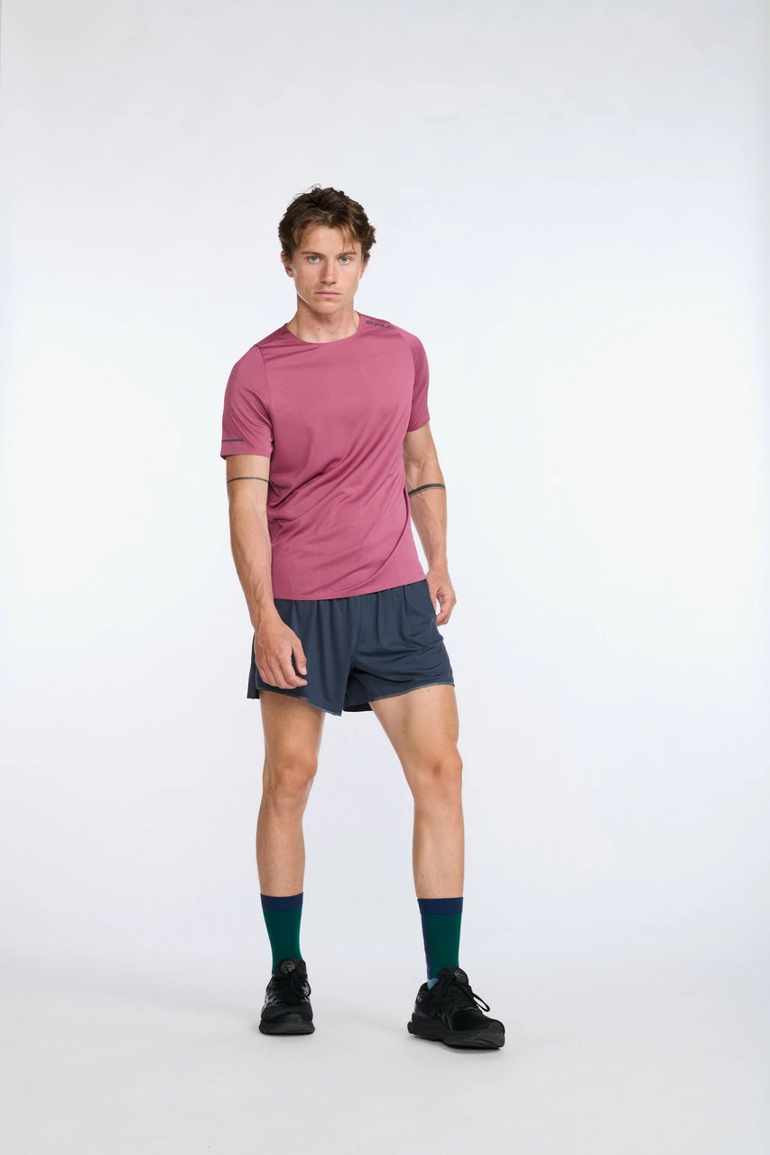 2XU - Light Speed Tech Tee - Men's - Rosewood/Black Reflective 30 2XU - Light Speed Tech Tee - Men's - Rosewood/Black Reflective - Image 30