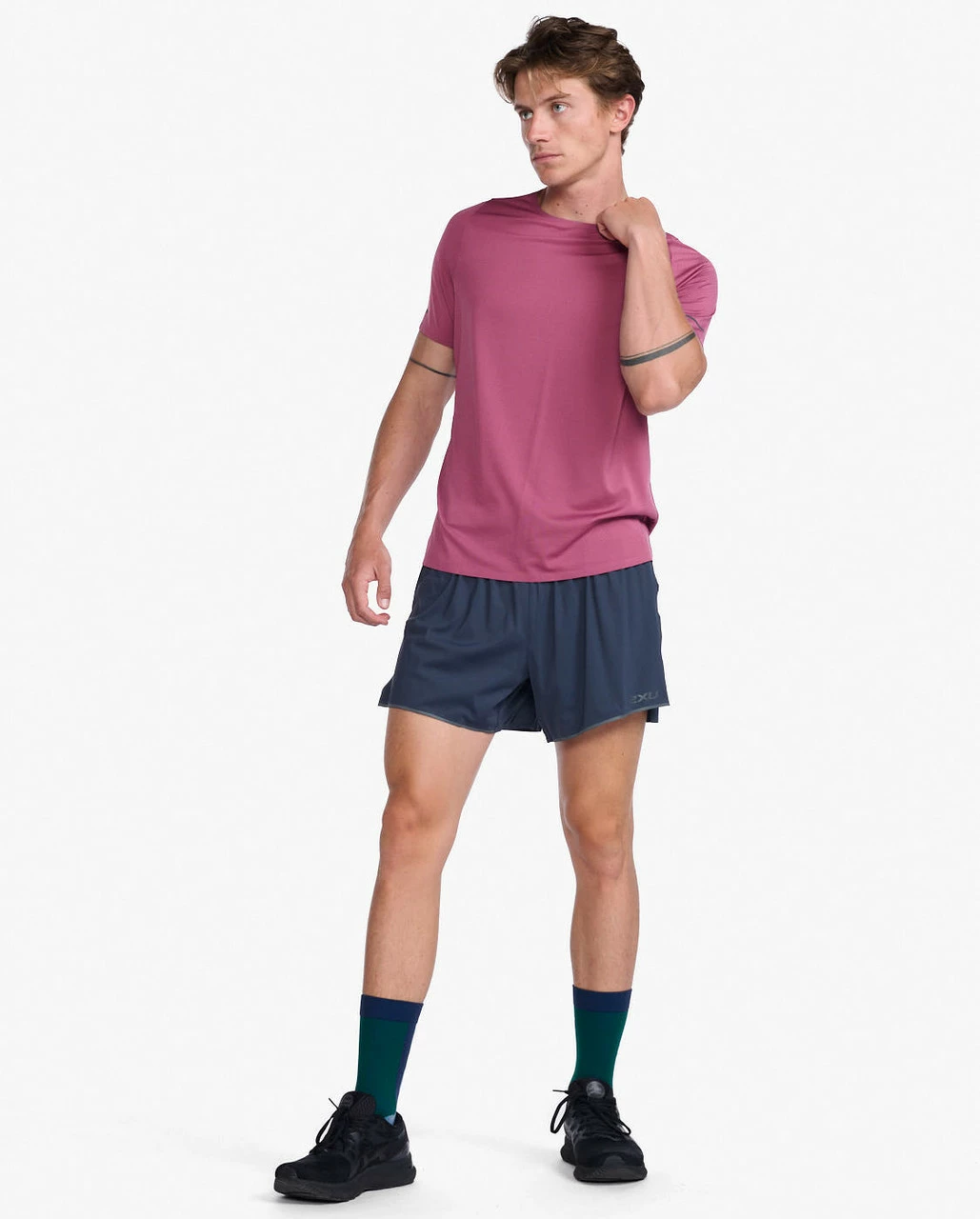 2XU - Light Speed Tech Tee - Men's - Rosewood/Black Reflective 5 2XU - Light Speed Tech Tee - Men's - Rosewood/Black Reflective - Image 5