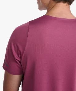 2XU - Light Speed Tech Tee - Men's - Rosewood/Black Reflective 44 2XU - Light Speed Tech Tee - Men's - Rosewood/Black Reflective -2XU-shop MR6840a RWD BRF 22 28719.1666697095