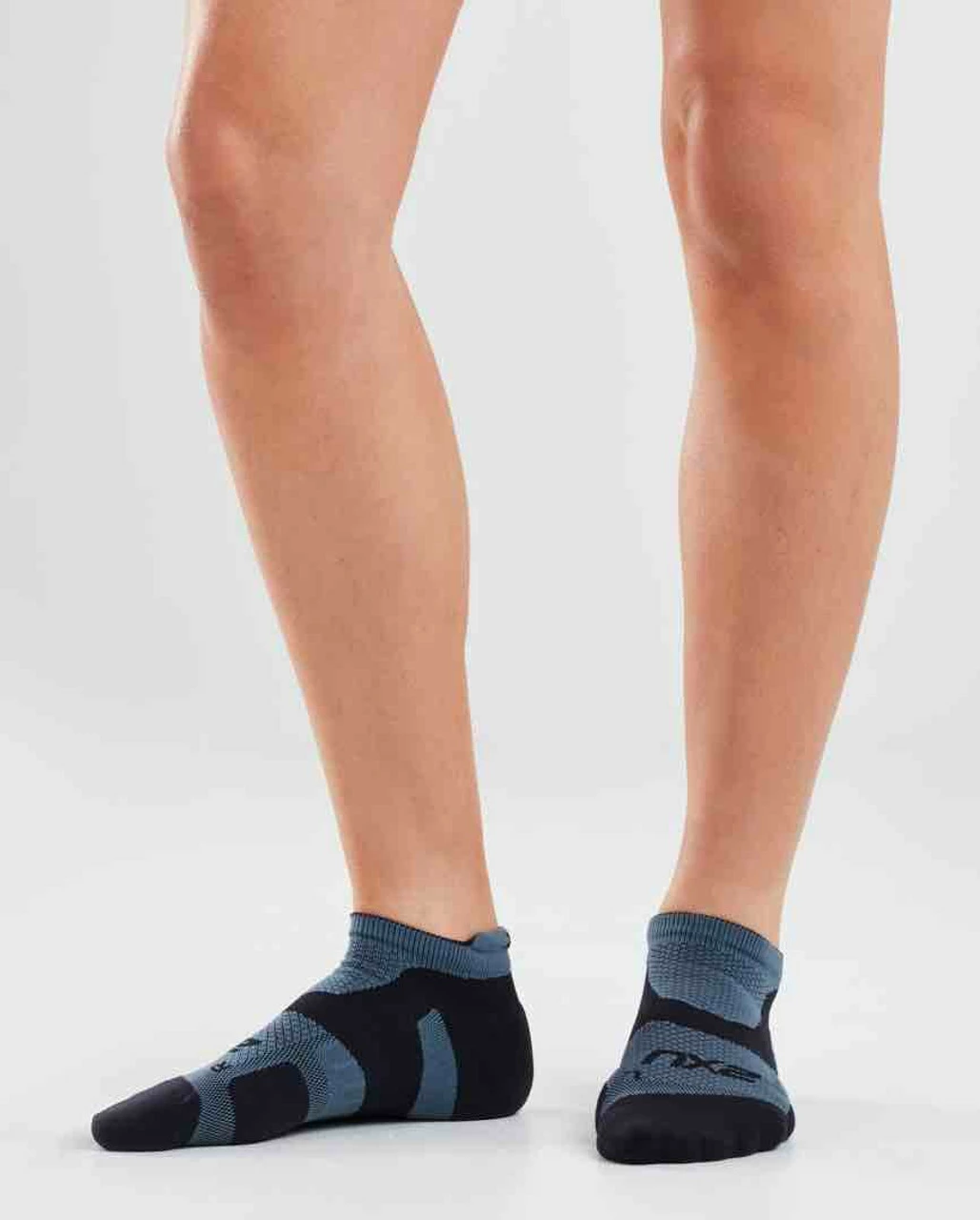 2XU - Vectr Light Cushion Crew Socks - Unisex- - Image 13