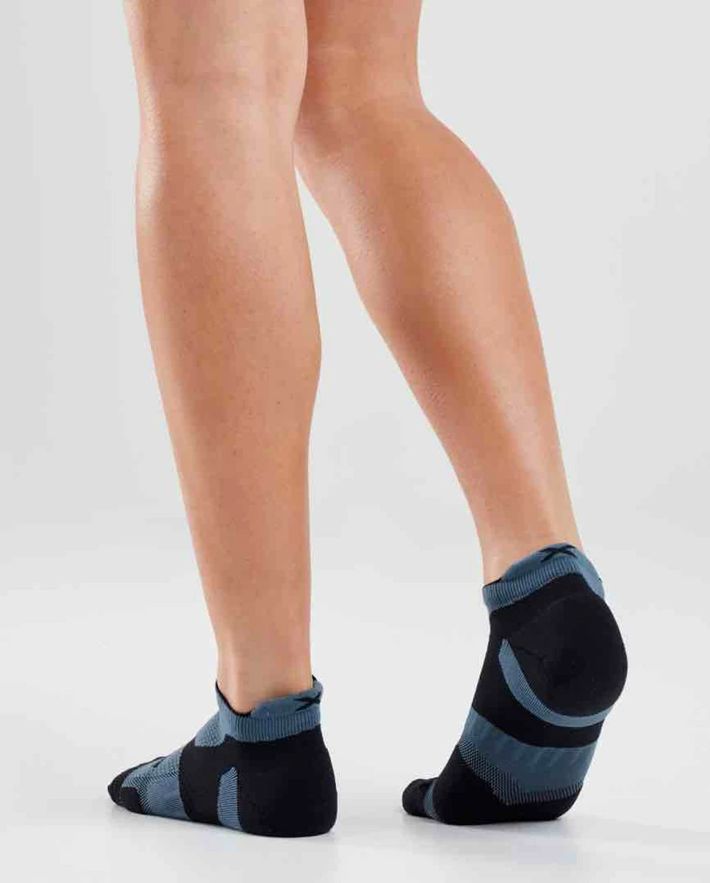 2XU - Vectr Light Cushion Crew Socks - Unisex- - Image 4