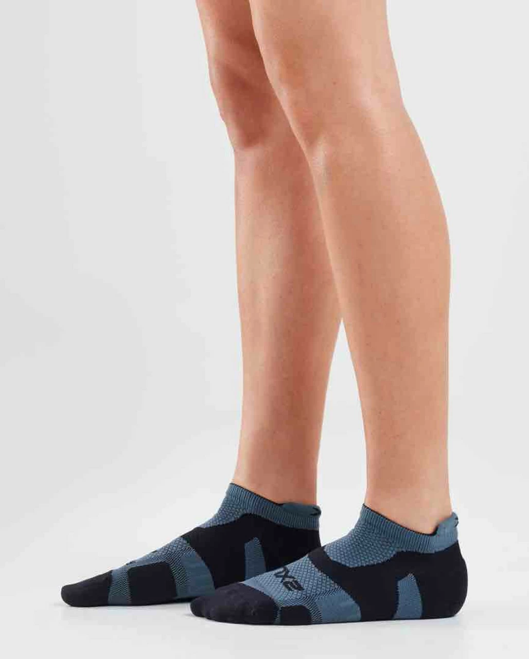 2XU - Vectr Light Cushion Crew Socks - Unisex- - Image 14