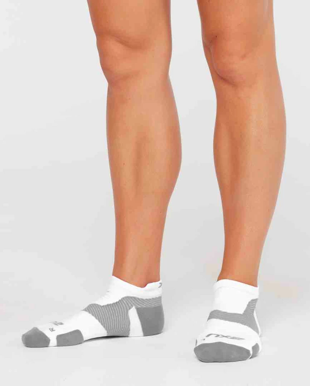 2XU - Vectr Light Cushion Crew Socks - Unisex- - Image 6