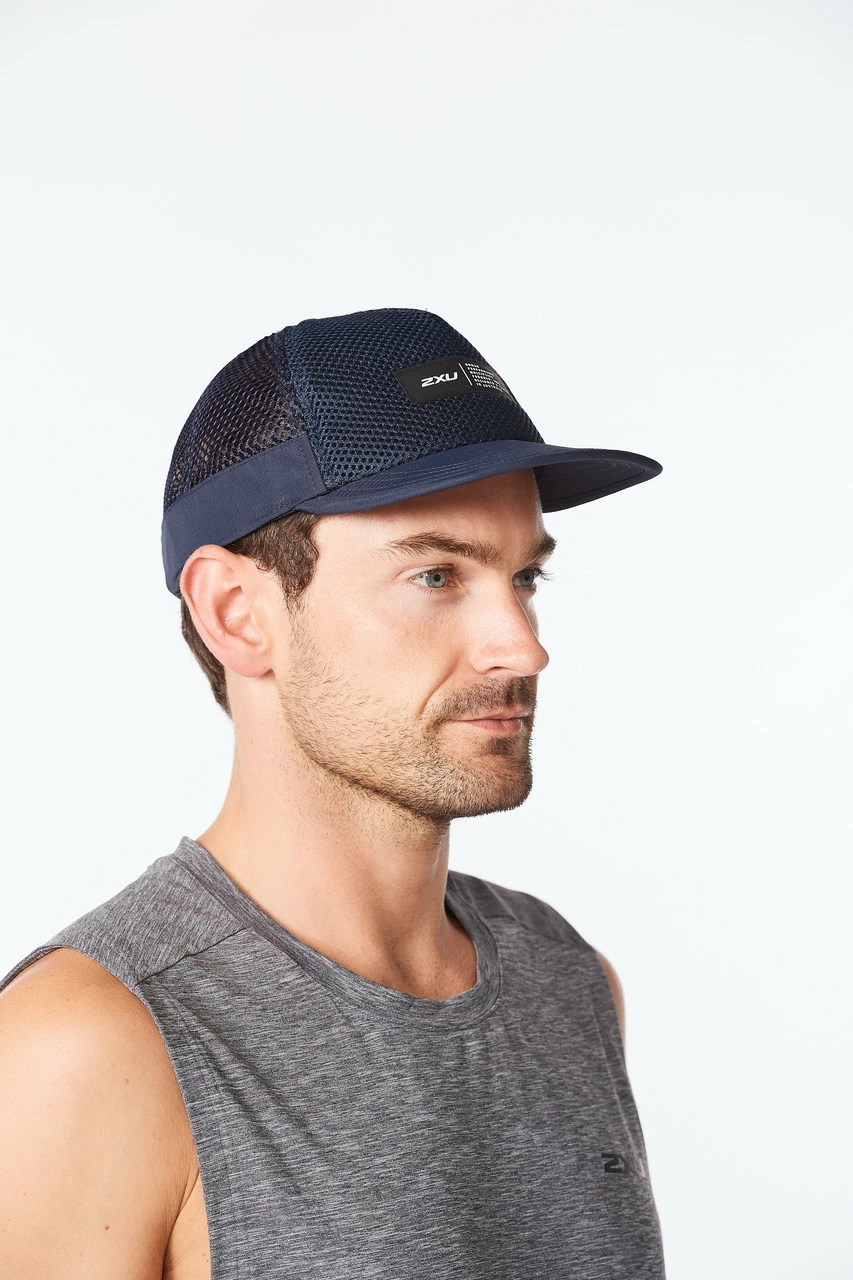 2XU - Light Speed Trucker - Unisex - Midnight/Finish Lines White - Image 5