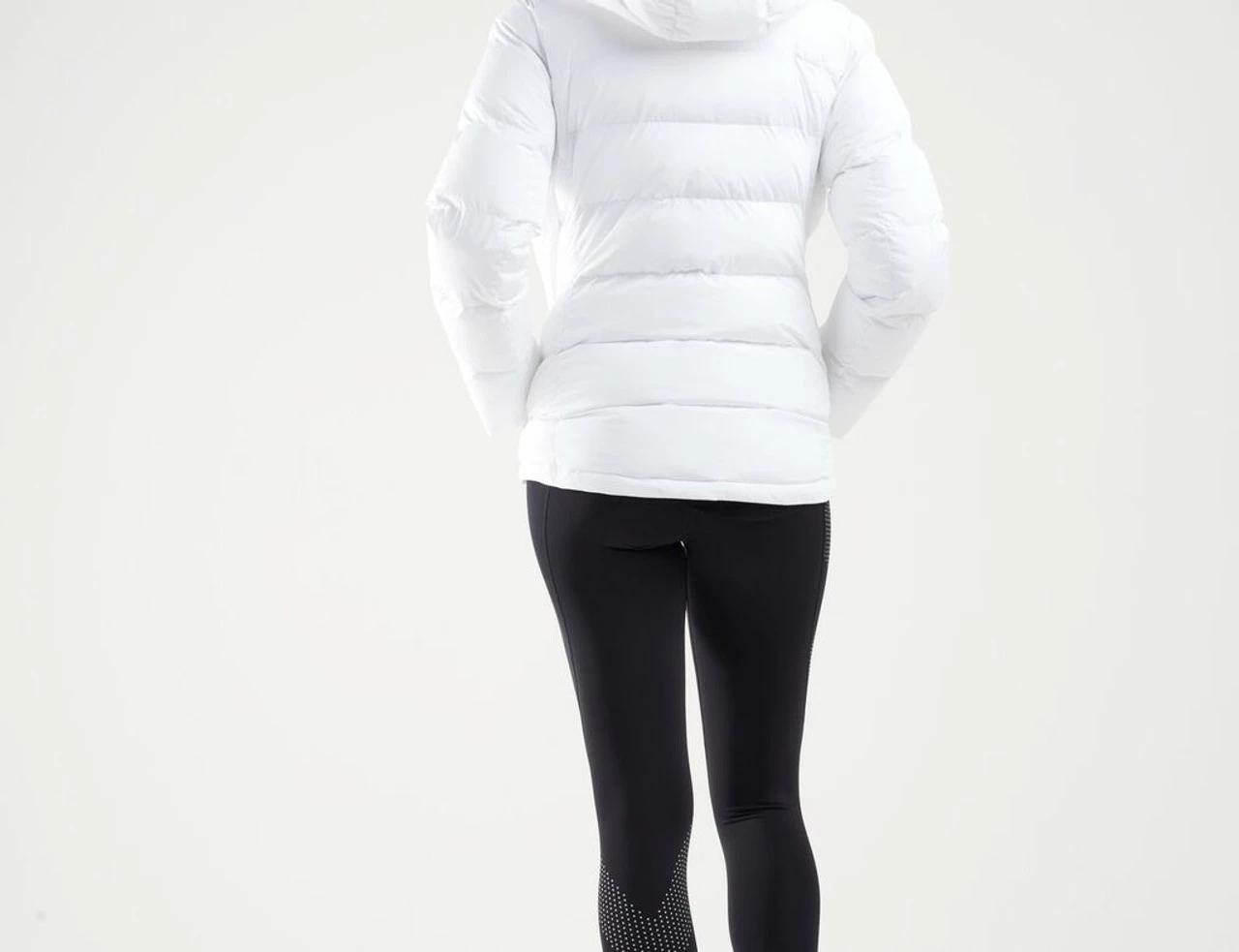 2XU - Women's UTILITY Insulation Jacket - White/Black - Autumn/Winter - Image 2